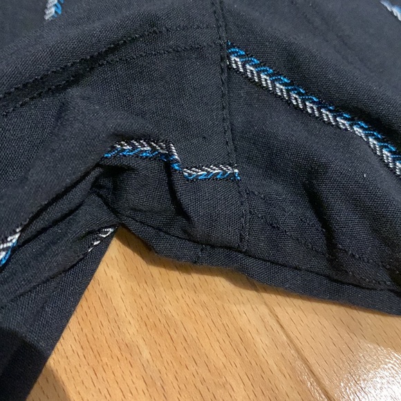 VEUC Le Chateau Button Up Blouse -Black w Blue & Silver Striped Detail - size L - Picture 8 of 14